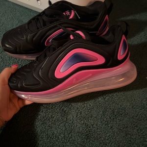Air Max 720 “Black/Pink Blast”
